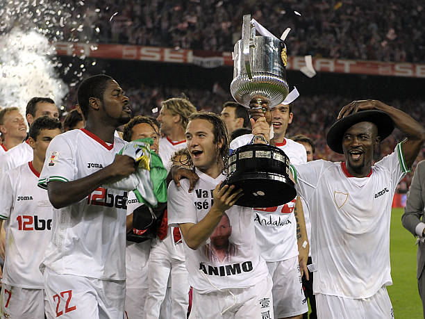 赛场上奋力 赛场上奋力