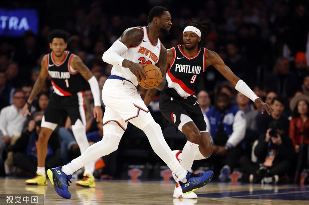 足球不仅属 足球不仅属