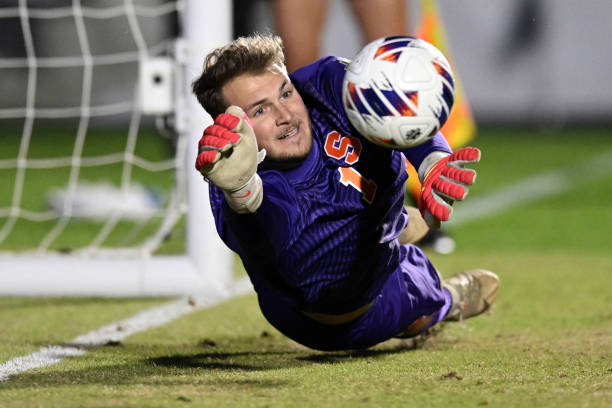 冠軍競爭仍 冠軍競爭仍